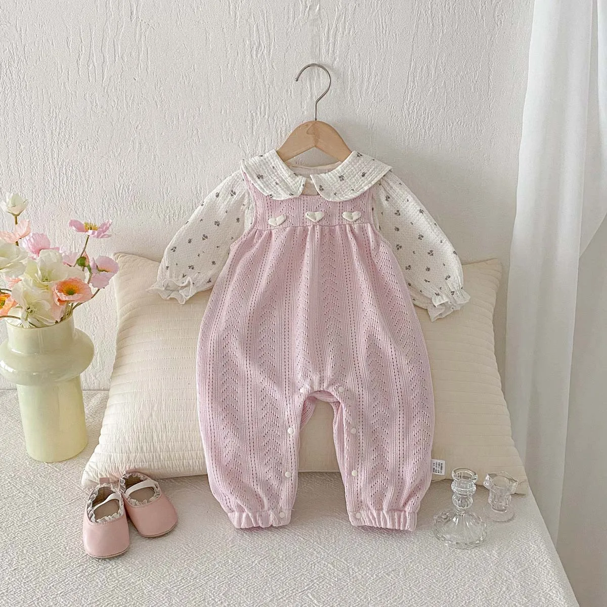 Girls' Overalls Set for Spring 2026, New Super Cute Rabbit Ear Shirt, Overalls Set for Infants and Young Children, Two-piece Set