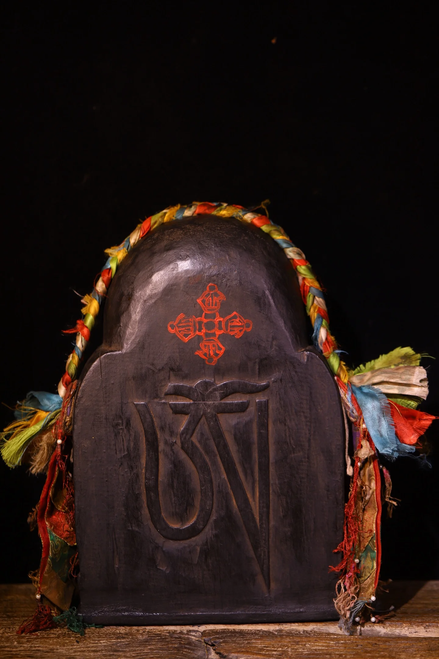 Old Bodhi Root Wood Carving Gilded Painted Buddhist Niche Yellow God of Wealth Buddha 7 Cave Buddha Worship Hall Town house