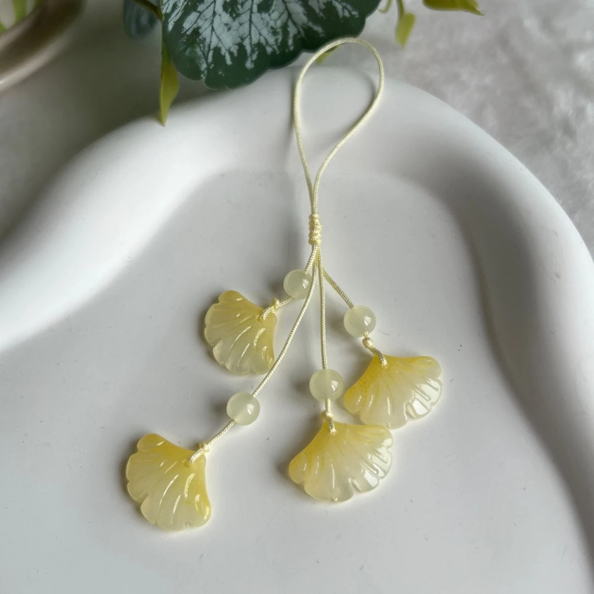 

Handmade Ginkgo Leaf Phone Charm Yellow Resin Beaded Wrist Strap Cute Aesthetic Phone Chain Lanyard Bag Key Pendant Gift