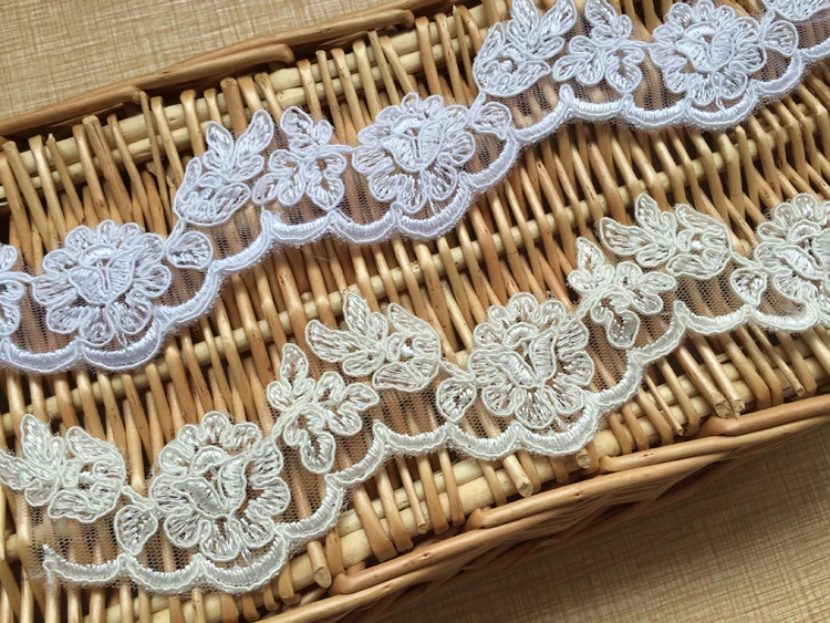 

Beautiful Floral Embroidery Lace Trim Boards With Floristic Guipure