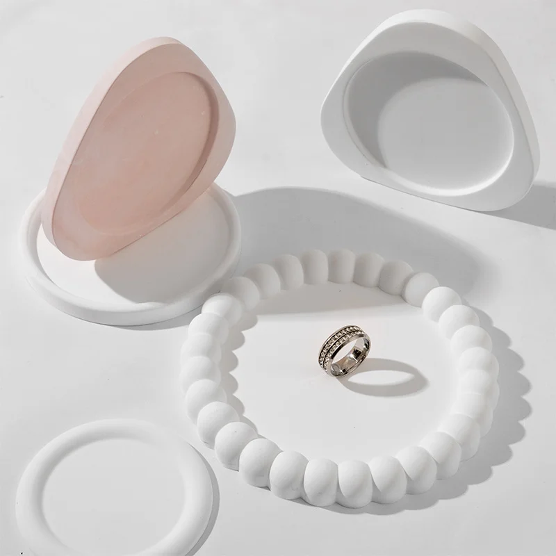 O que é um mold de silicone para gesso infantil e como utilizá-lo de forma criativa?