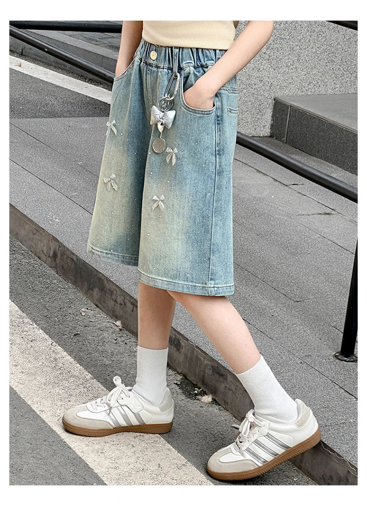 Neue Modische Kinder-Knielange Jeans-Shorts mit Schleife und Strass für Teenager-Mädchen, Lässige Capri-Jeans mit Schleife – Detail 3