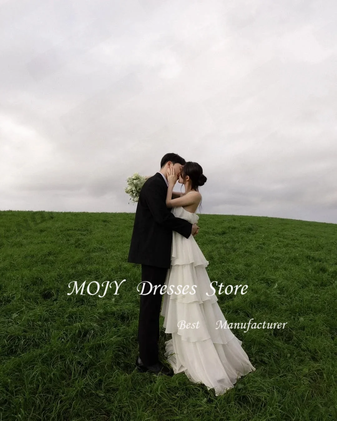 

Mojy Halter A Line Tiered Chiffon Outdoor Wedding Dresses Korean Style Customized Fairy Wedding Snap Dresses Party Gown