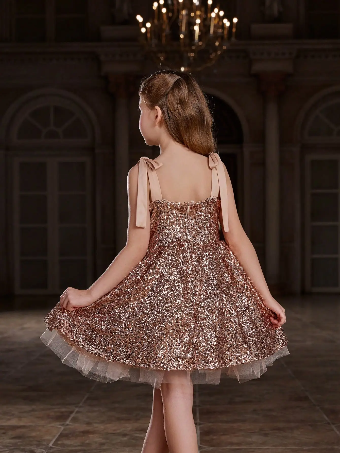 Вечернее платье миди с пайетками без рукавов для девочек