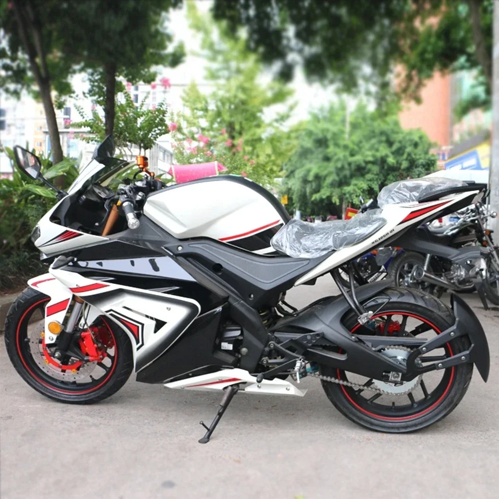 High Quality Two-wheel Motorcycle 250cc Fuel Off-road Motorcycle High Speed Racing New Adult Motorcycle