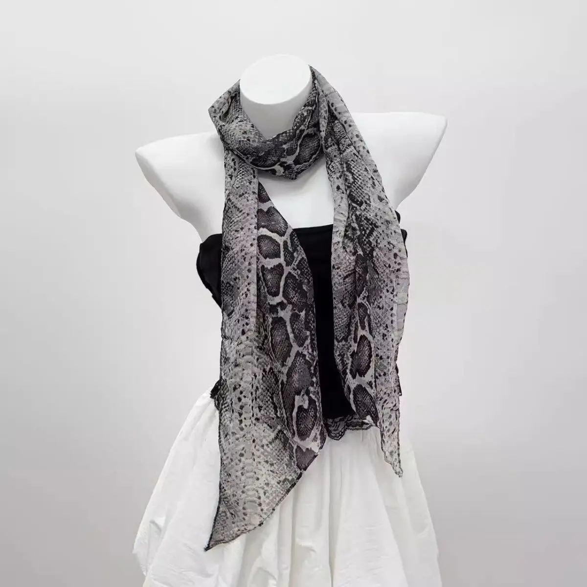 Y2K Snake Print Thin Chiffon Neck Scarf Retro Leopard Pattern Bandana Necktie Hair Bag Decor Ribbon for Women Streetwear Scarf