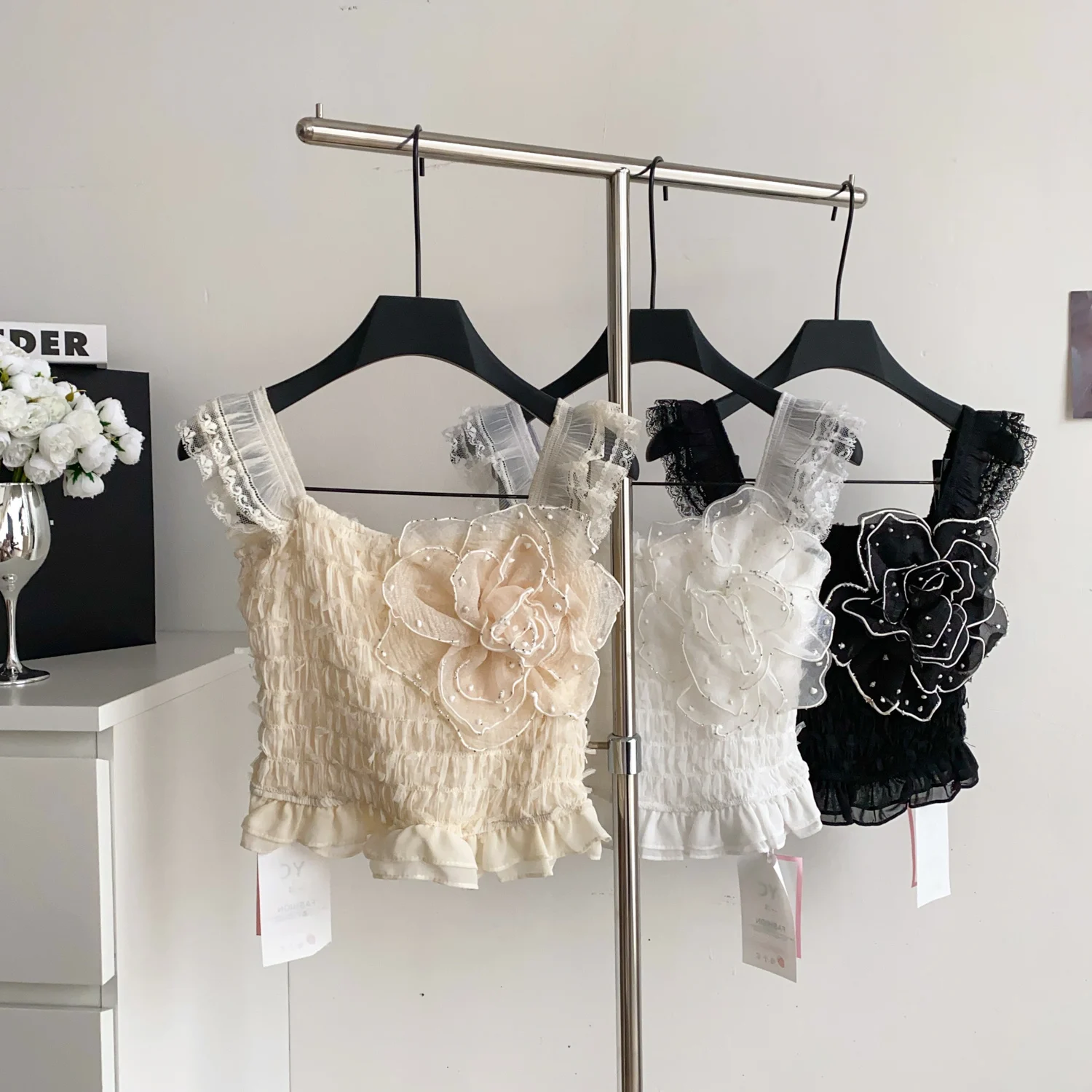 

Clothland женский винтажный укороченный топ с цветочным принтом и рюшами, эластичная рубашка без рукавов с квадратным воротником, женские шикарные сексуальные топы Mujer WA371