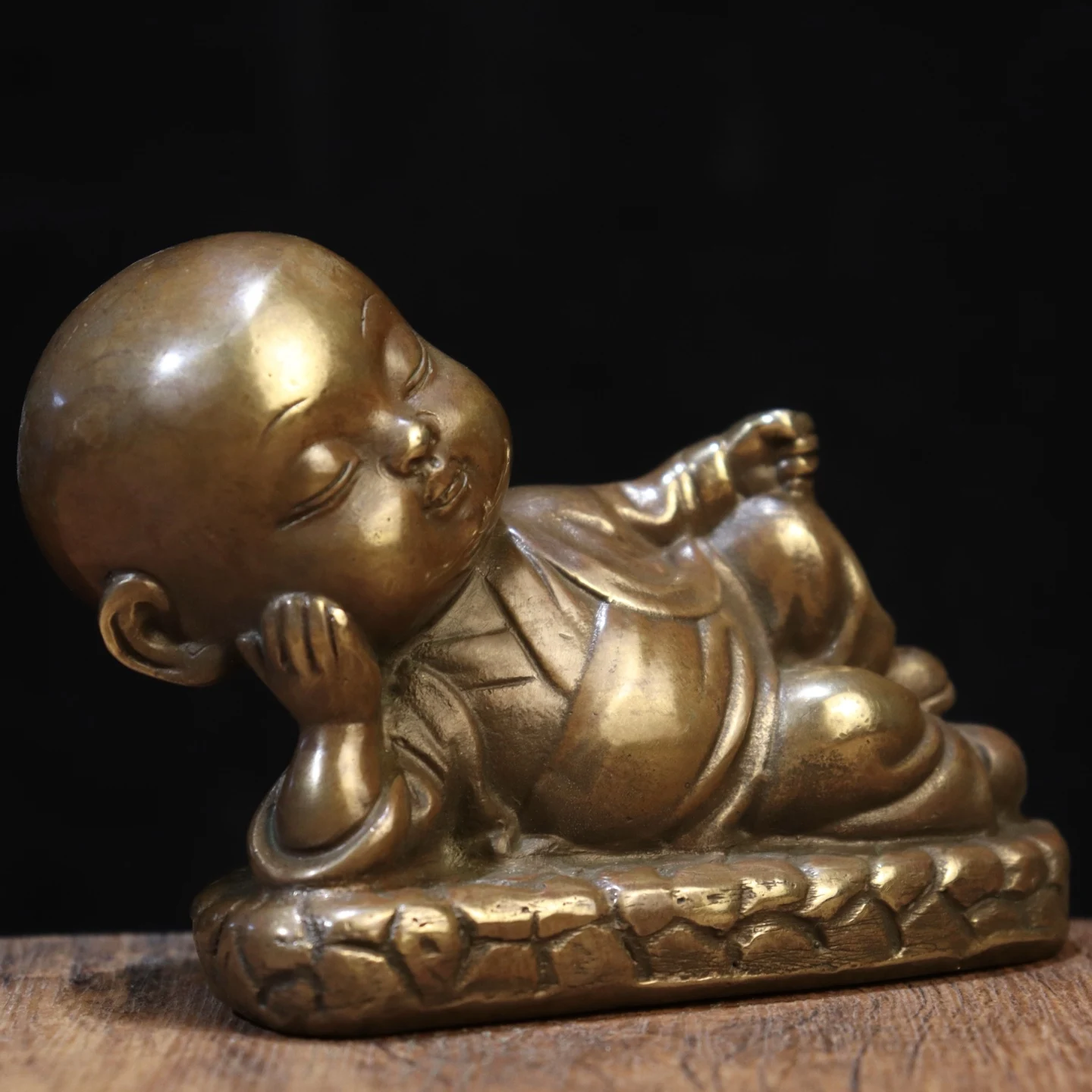 Old Brass Statue of Little Monk Shami Sleeping Buddha Shang Youran enjoys lying down peacefully Ornaments Town house