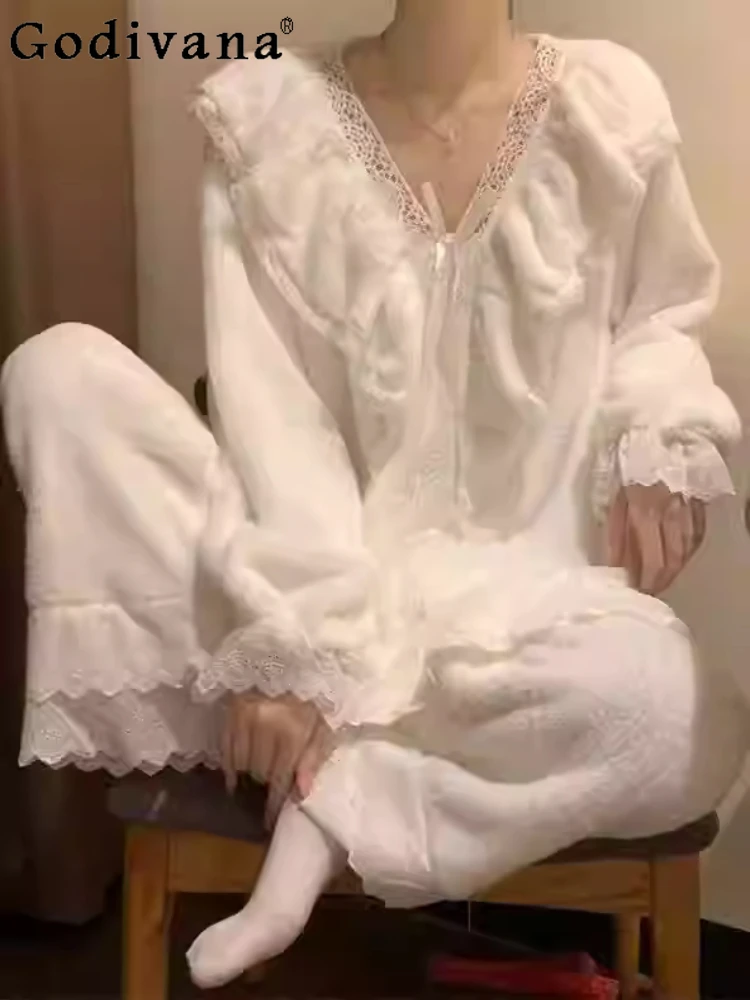 

Large Size Women Autumn Winter Thickened Long-sleeved V-neck Princess Lace Pajamas Fashion Loose Comfortable Loungewear Sets