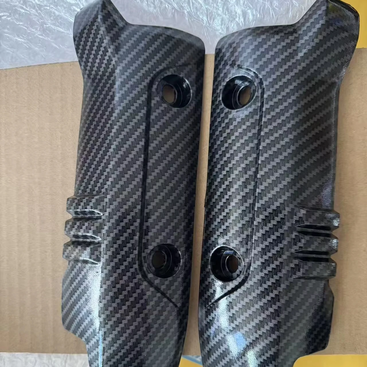 غطاء حماية أمامي ممتص للصدمات من ألياف الكربون لملحقات خزان Chuma 200cc #1