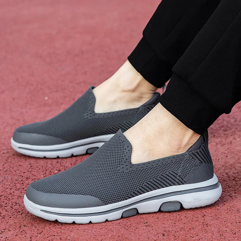 2024 Men Walking Shoes Mesh Light Comfortable Summer Loafers Sports Outdoor Flats Breathable Fitness Soft Sneakers Size 40-45