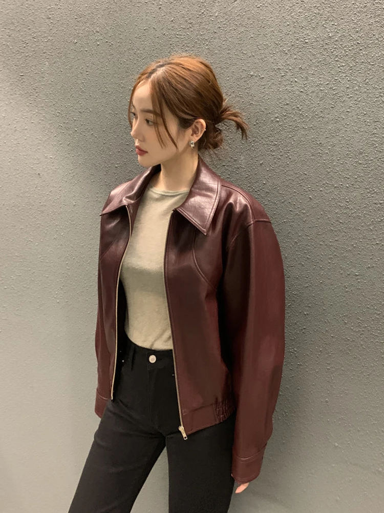 Elegancki płaszcz damski ze skóry PU w stylu retro na jesień i zimę, z długim kołnierzem, casualowy, uniwersalny, idealny do pracy i na co dzień.