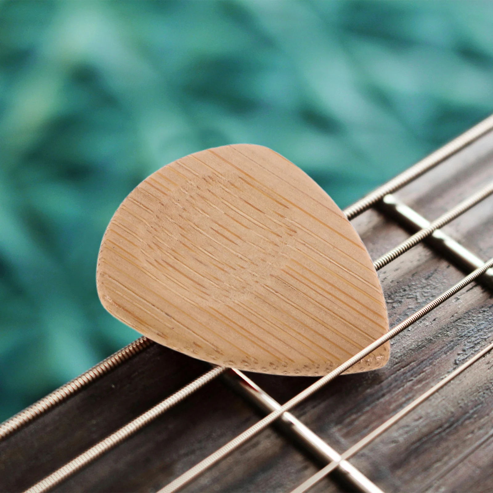 

7pcs Wooden Guitarists Folk Acoustic Accessories Pick Set Plectrums Ukulele Picks