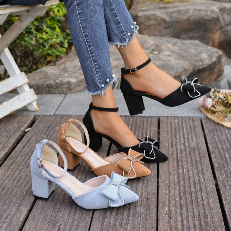 Sommer 2026 Damen High-Heel-Sandalen mit spitzer Zehenpartie, Schnallenriemen, Übergröße, süßer Stil, bequeme Schuhe