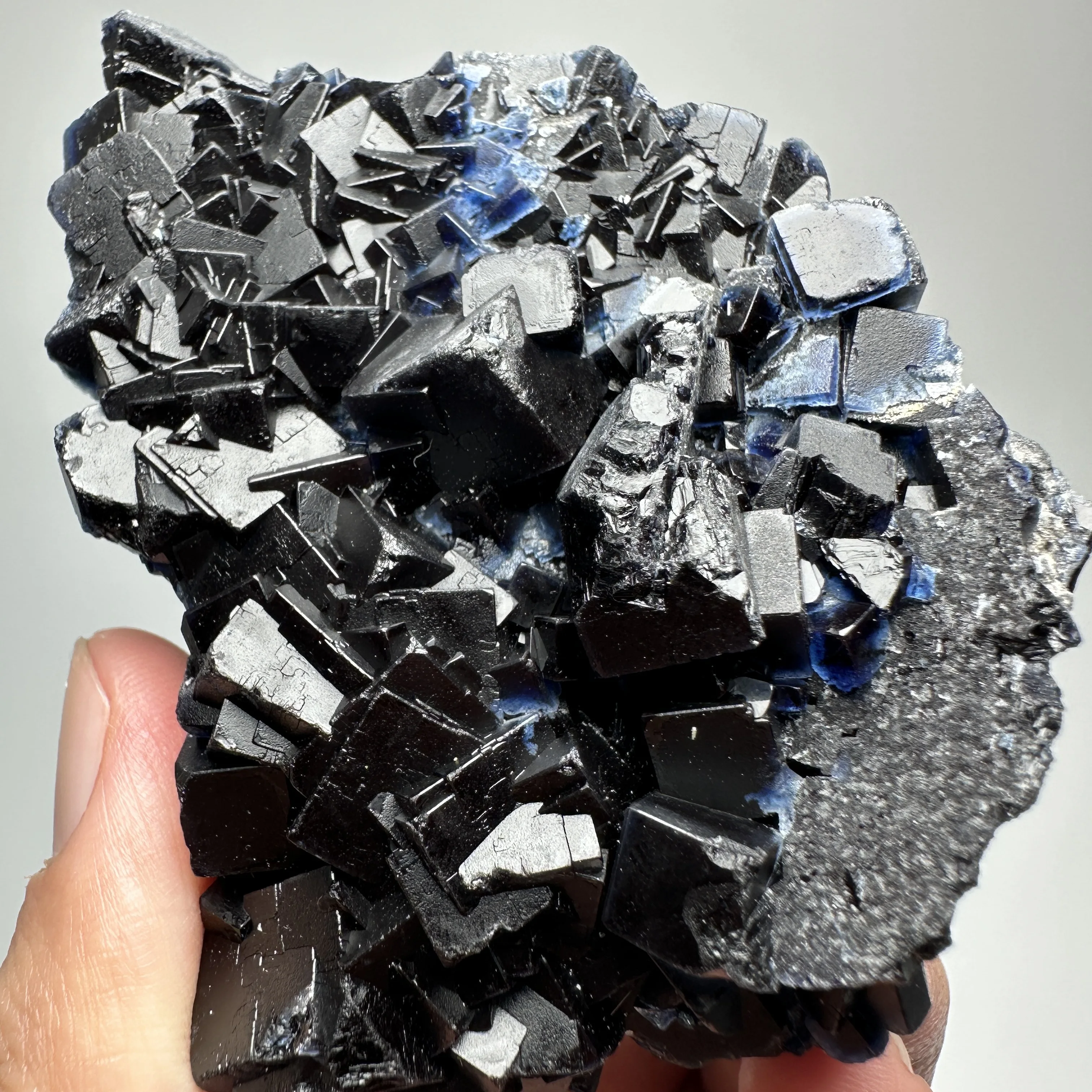 Natural fluorite Pakistan black rose fluorite specimen red light rough mineral crystal quartz healing stone home decoration