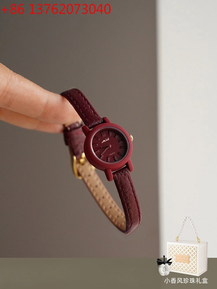 

Ankela красные часы женские круглые с маленьким циферблатом модные нишевые кожаные женские кварцевые женские часы