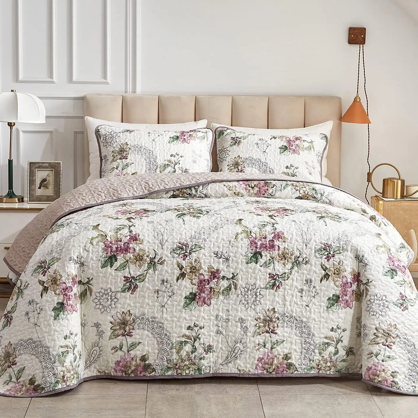 

3-Piece California King Quilt Set, Beige Floral Reversible Bedspread, Soft Microfiber for All Seasons