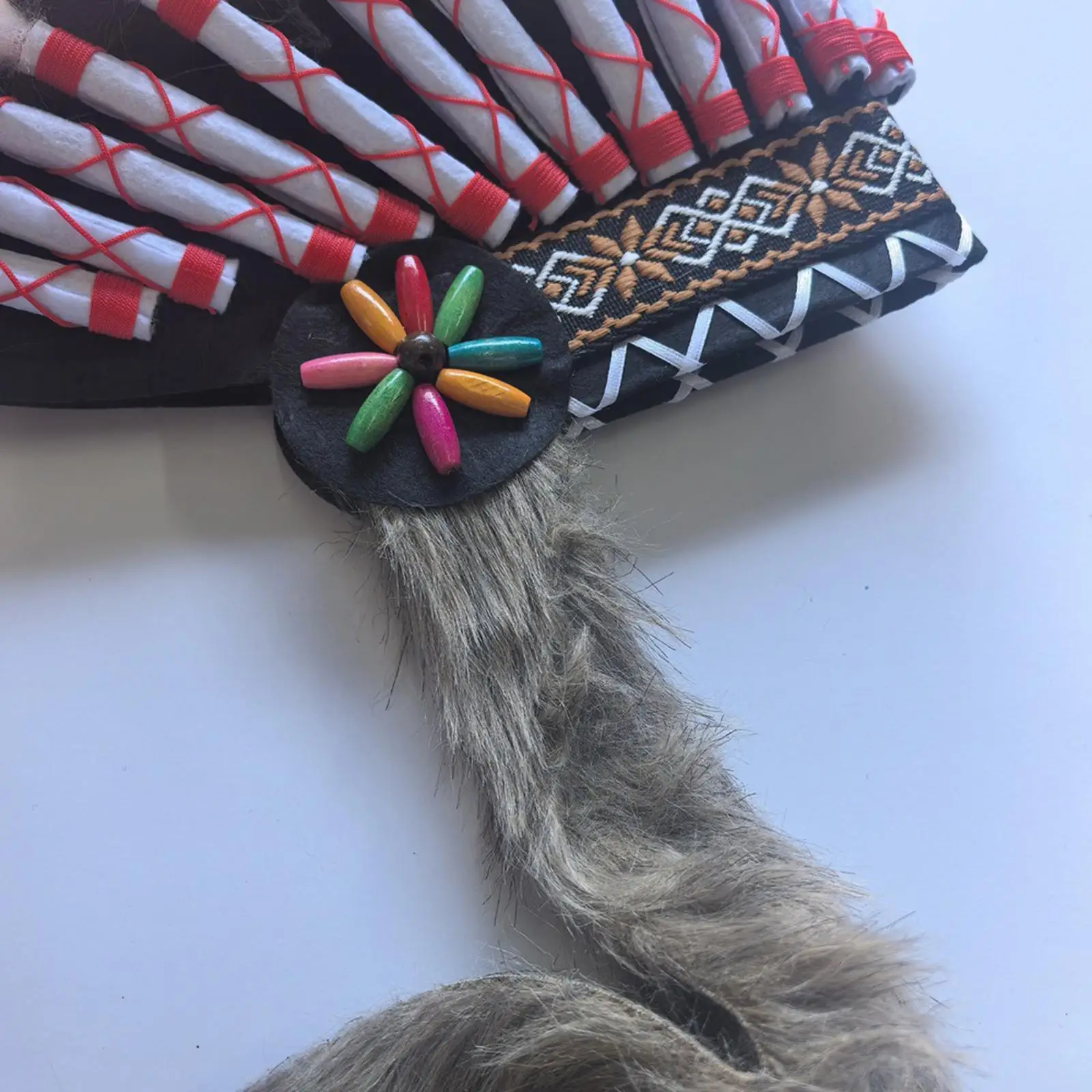 Cocar de penas artificiais artesanato para dramatização de festa de cosplay