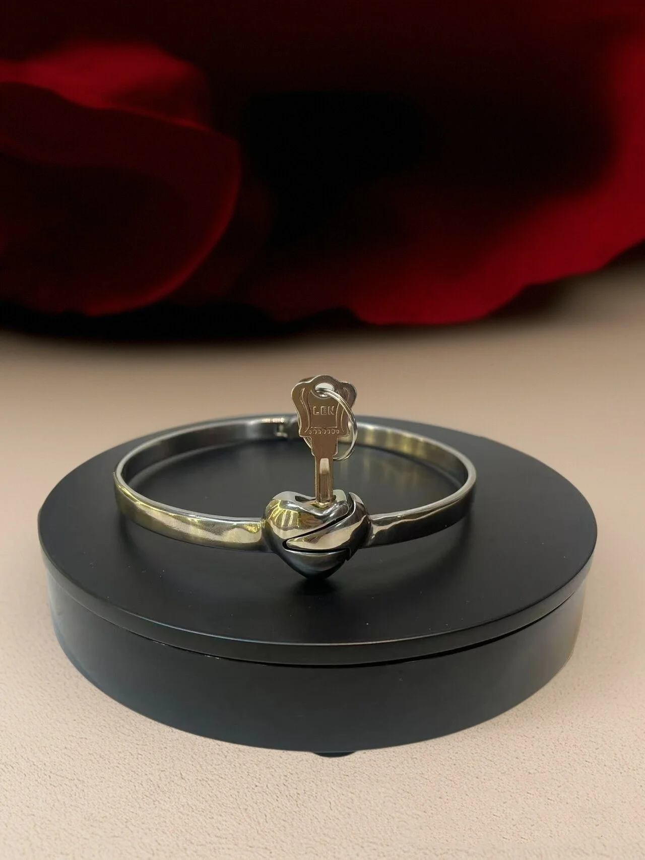 قلادة معدنية على شكل قلب، قابلة للقفل، إكسسوار مجوهرات مثالي #4