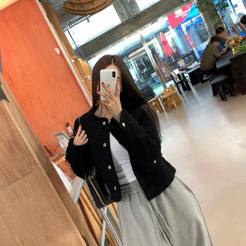 

Корейские шикарные ретро нежные темпераментные однобортные ароматные карманные стеганые хлопковые теплые шерстяные короткие куртки