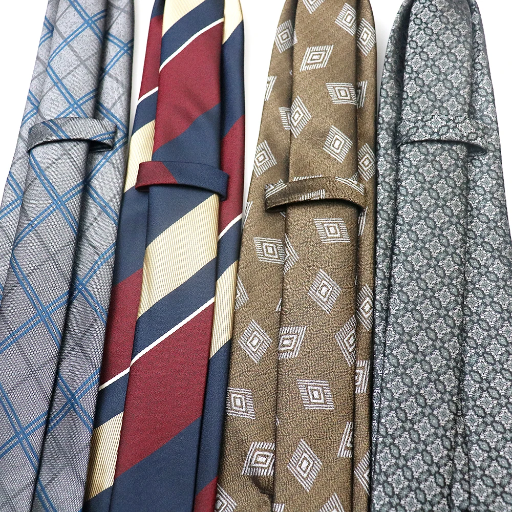 2025 Новый дизайн шелковых галстуков для мужчин и взрослых Роскошные клетчатые серые темно-синие галстуки Деловой костюм для свадебной вечеринки Аксессуары 8 см Краватка