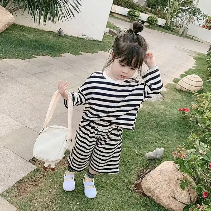 Girls Baby Striped Sets Children Loose Casual Cute Suit Spring Autumn New Kids Long-Sleeved Tops Sweatpants 2PCS 2-8 Years Old