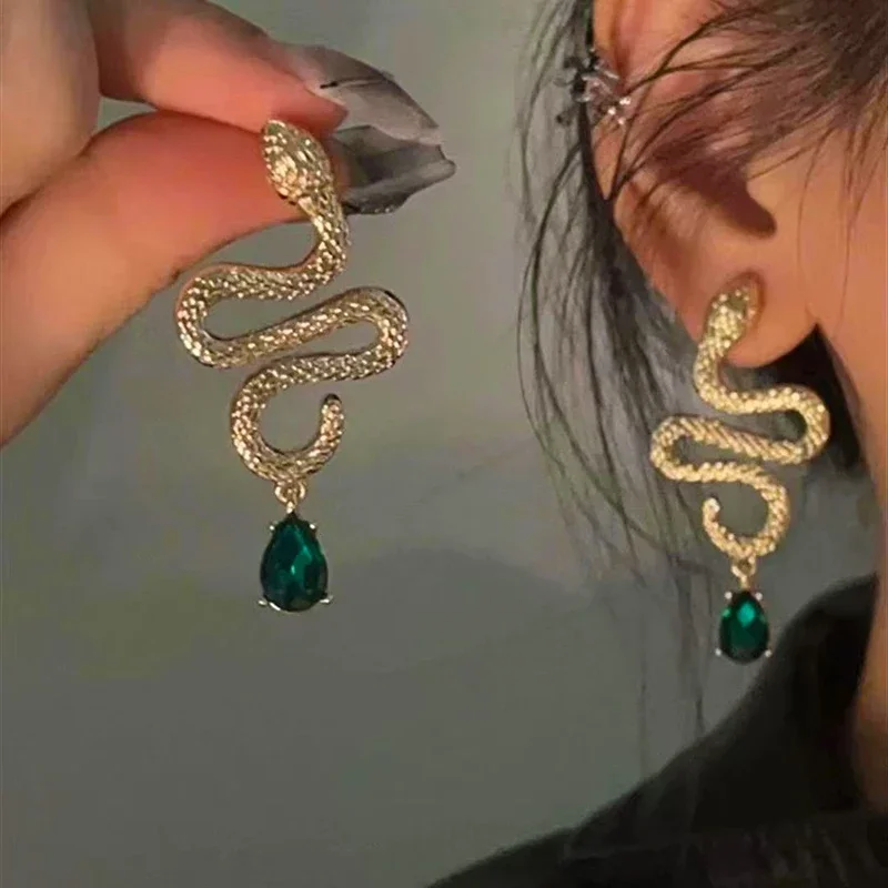 Unique Vintage Green Crystal Pendant Gold Color Snake Shaped Stud Earrings for Women Fashion Punk Cool Girl Party Trend Jewelry