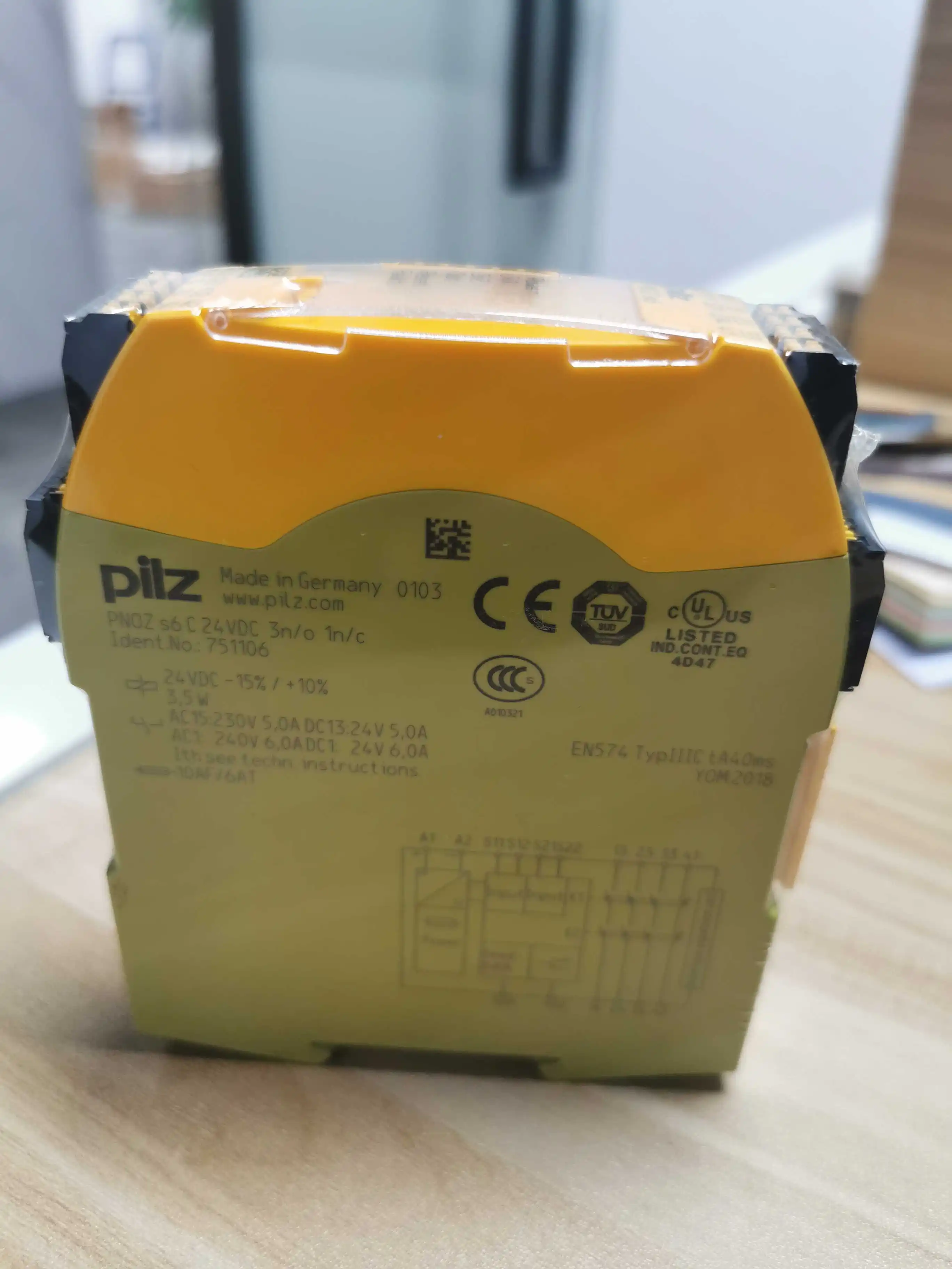 

New Original Pilz Safety relay Pnoz S6 C 24VDC 751106