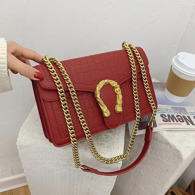 

2024 new chain bag women's double layer small square bag shoulder bag commuter handbag fashion luxury