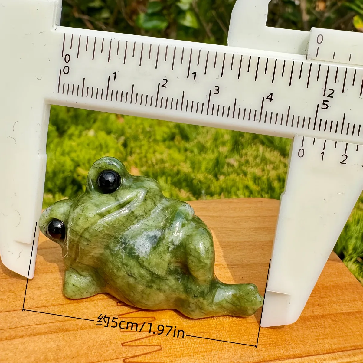 Natural Serpentine Sleeping Frog Carving, Hand Carved Polished Crystal