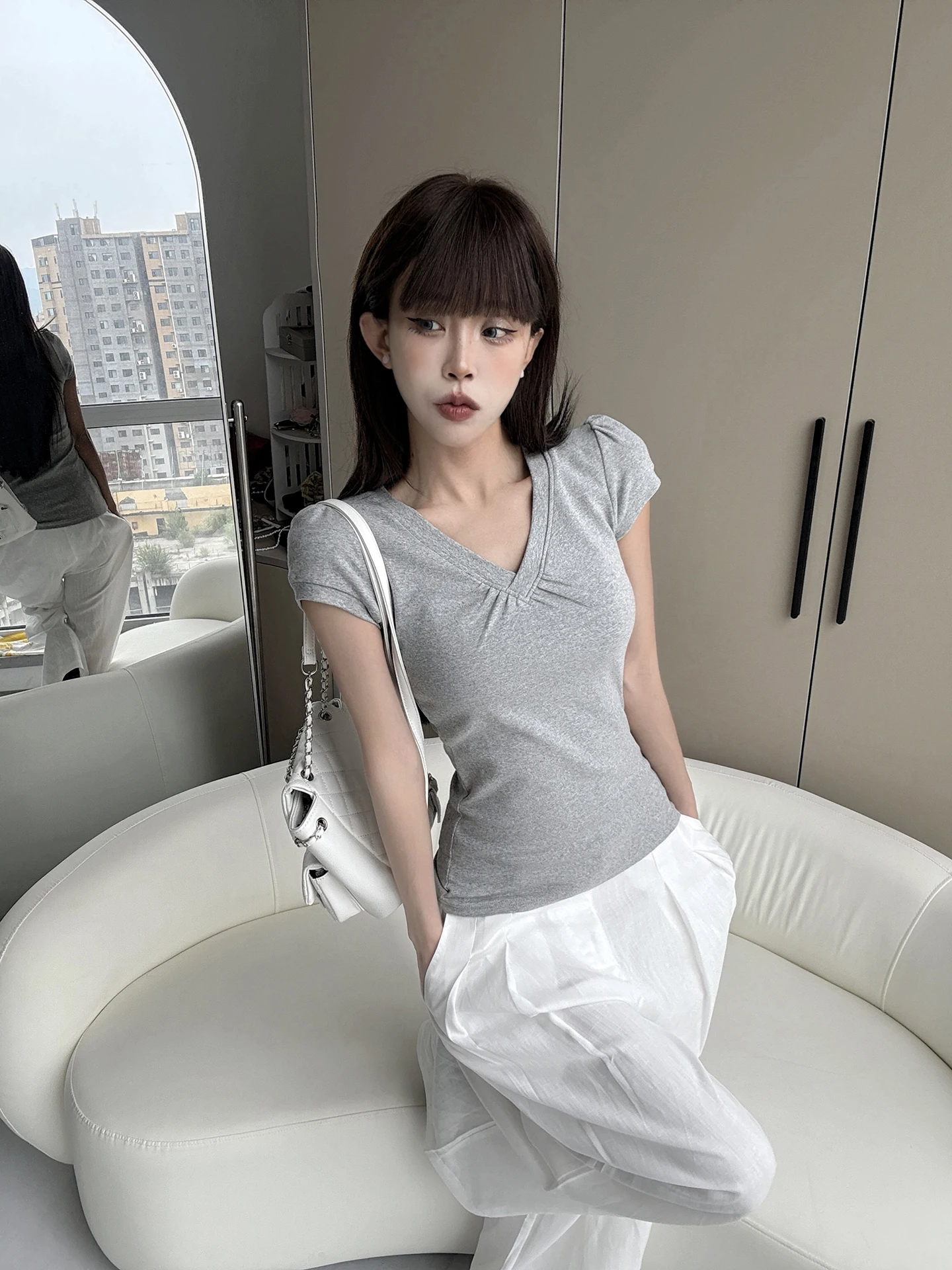 American Retro Pleated V-neck Bubble Sleeve Short Sleeve T-shirt Women Sexy Versatile Slimming New Style Casual Cotton Top