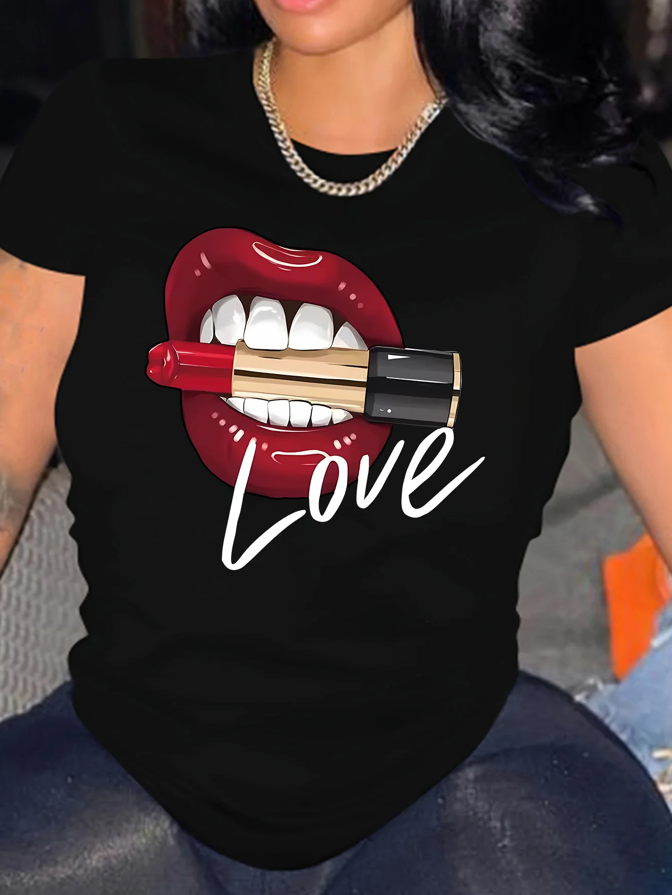 

Women's Lipstick & Lips Print Crew Neck T-Shirt - Casual Short Sleeve Tee for Spring & Summer