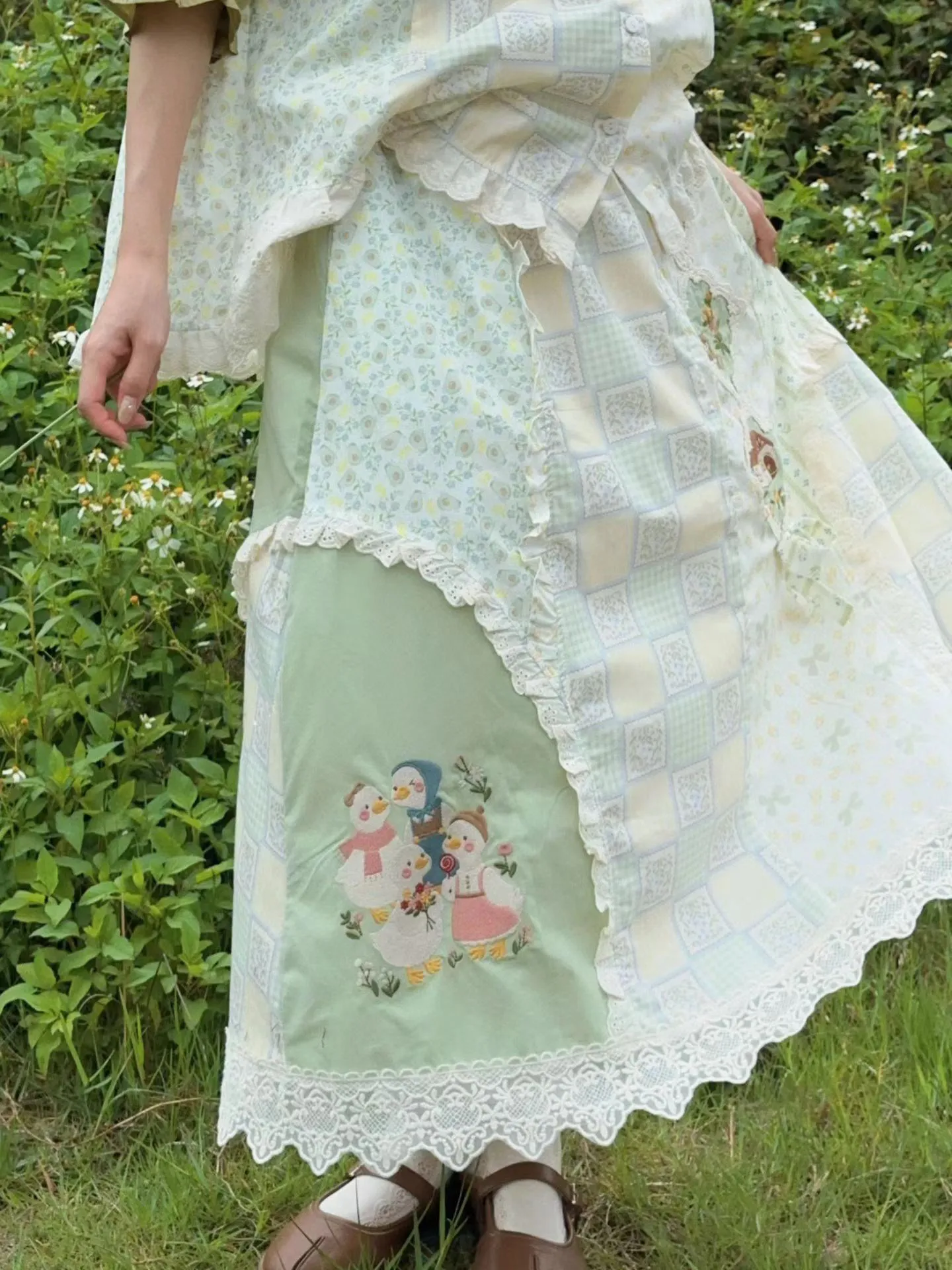 

Green Color Women Japanese Elegant Mori Girl Skirts Patchwork Embroidery Elastic High waisted Sweet Long Skirt