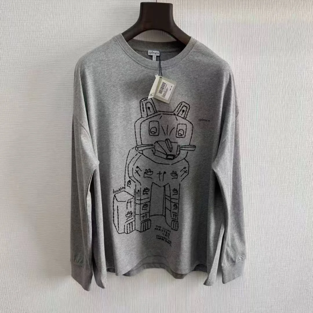 

Модная брендовая новинка ранней весны: хлопковая футболка с длинным рукавом, вышивкой букв, круглым вырезом и уличным стилем