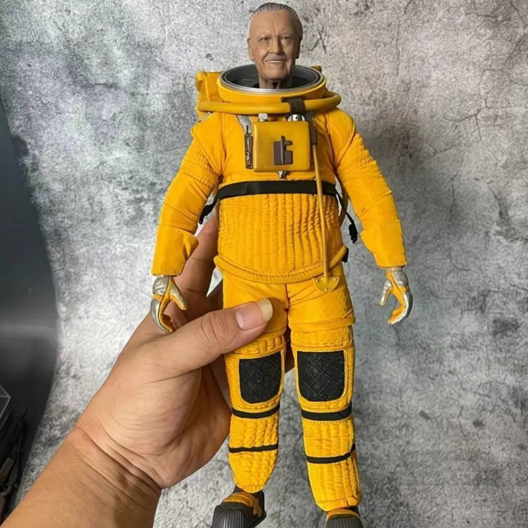 

Avengers Stan Lee Observer Action Figure - Soldier Model Enthusiast Desktop Collectible Gifts New in Stock Spacesuit Design