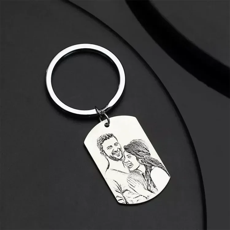 جديد محفورة بالليزر صور Keyrings الفولاذ المقاوم للصدأ مخصص اسم تاريخ الصورة سيارة Keychians للنساء الرجال زوجين حلقة رئيسية هدية