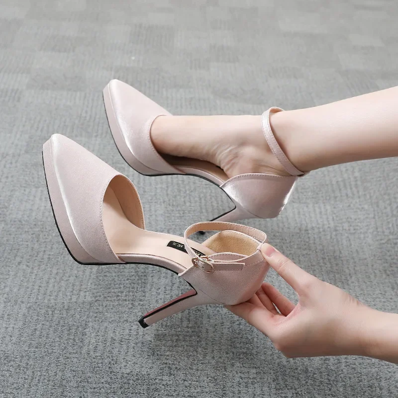 2023 Women 10cm High Heels 2cm Platform Sandals Lady Valentine Nightclub Red Bottom Pumps Satin Silk Stilettos Strappy Shoes