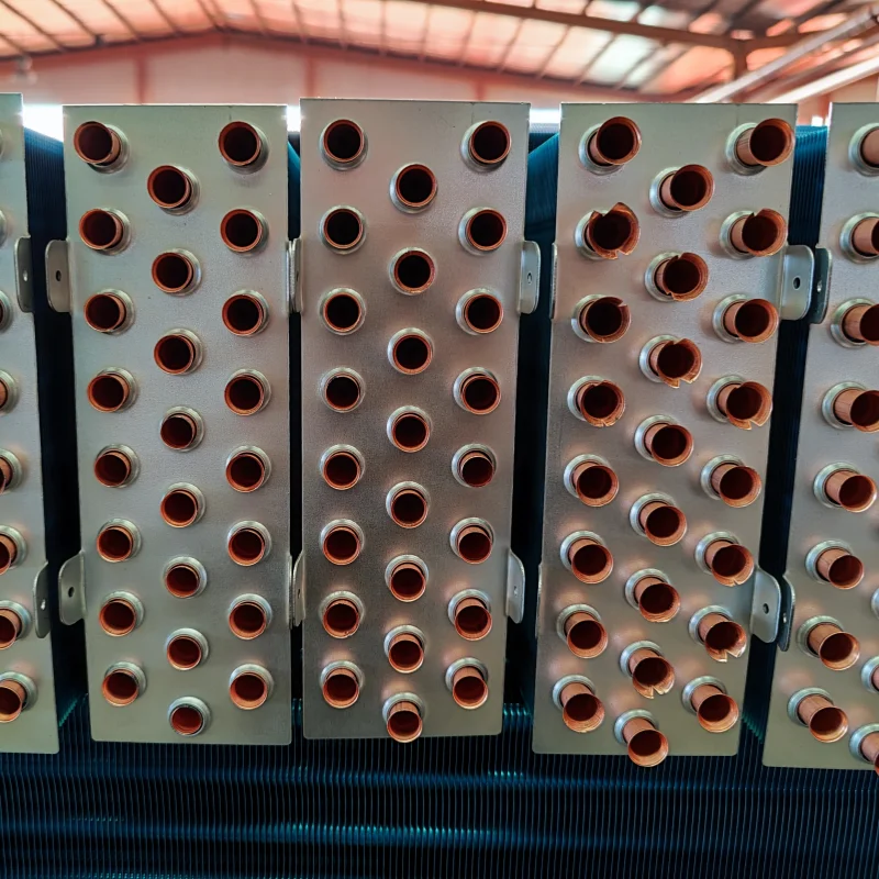 Groot luchtvolume Hoge statische druk Horizontaal verborgen gekoelde waterspiraal Fan Coil Unit Twee-pijps Drie-rij systeem AC-motor