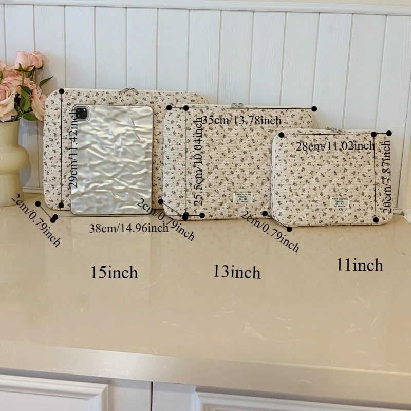 Quilted Ditsy Floral Laptop Sleeve Bag, Cute Zipper Padded Notebook Case, Shockproof Soft Inner Cover for MacBook 13 14 15.6