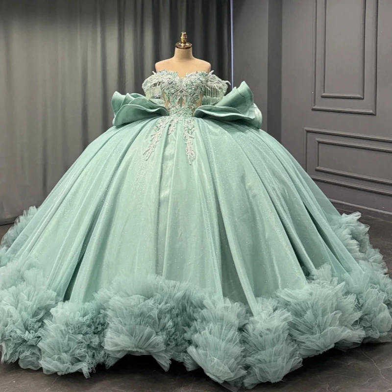 

Mint Green Quinceanera Dresses Off Shoulder Ball Gown Sweet 16 Dress Applique Lace Beading Crystal Tiered Tull Birthday Party