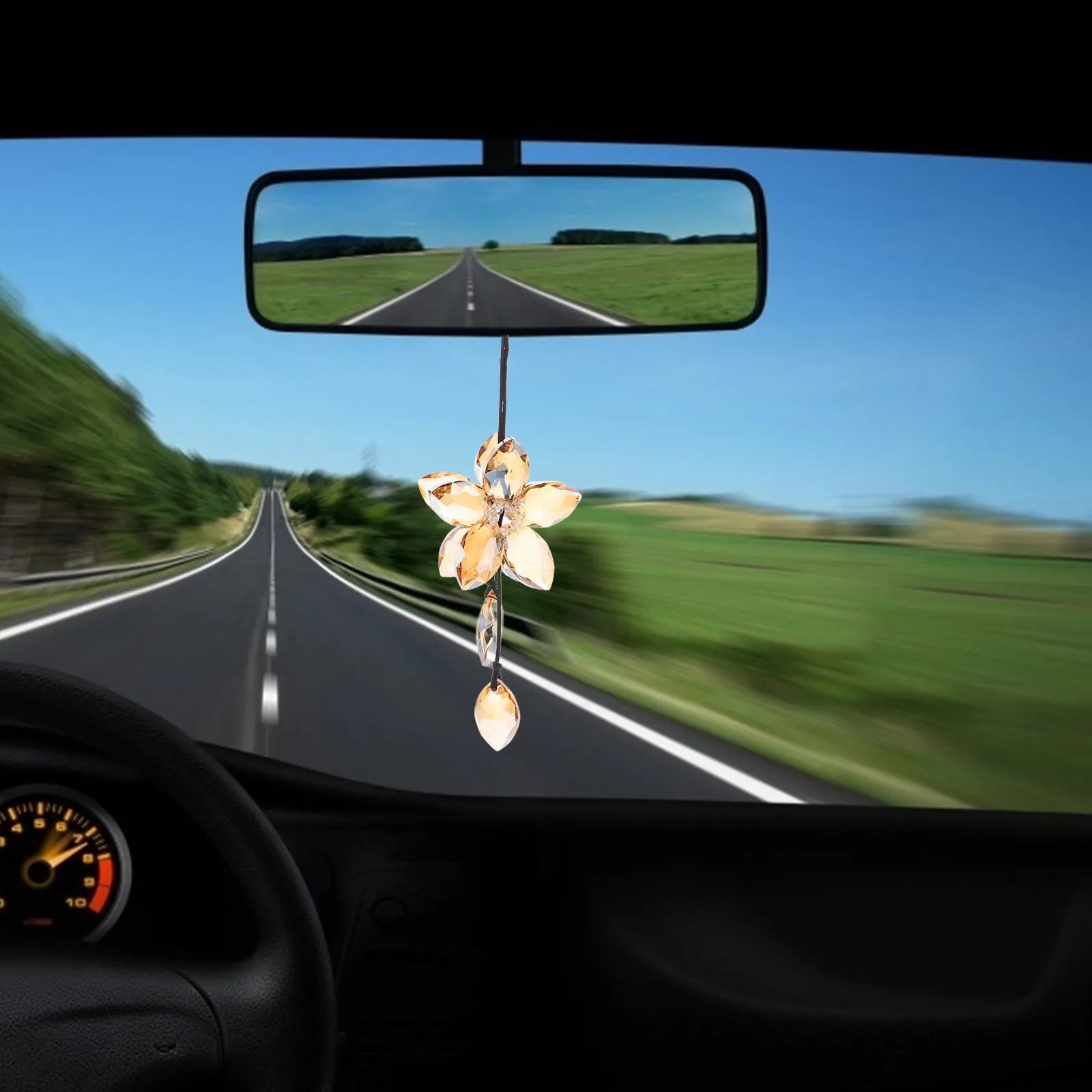 

1Pcs Crystal Pendant for Car Gold Rhinestone Heart Hanging Decoration Smooth Sparkling Auto Interior Ornament