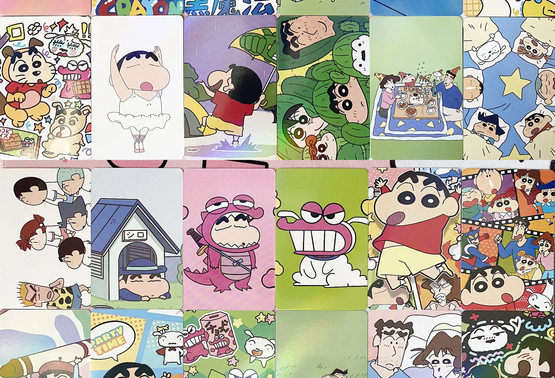 Figuras de acción de Crayon Shin-chan Kawaii, 50 piezas, tarjeta láser HD atlas, colección de fotos, tarjeta LOMO, modelo de juguetes, regalos