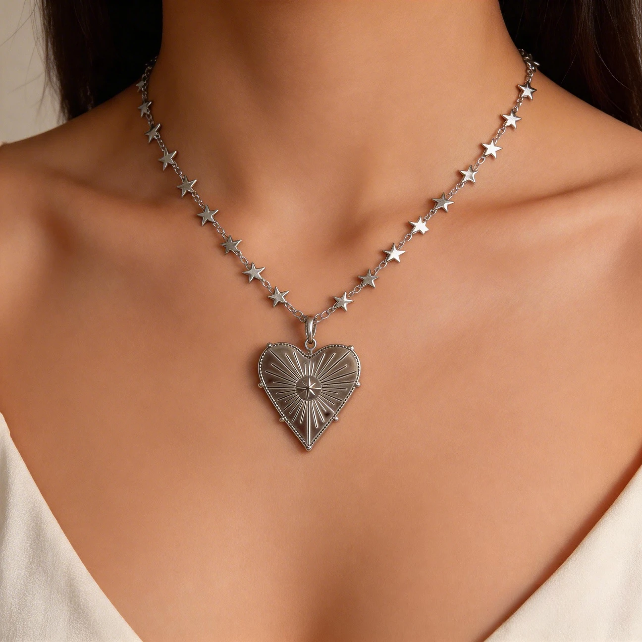 2026 New High-end Star-shaped Heart Necklace Unique Creative Metal Chain Accessory Jewelry for Women New Goth Vintage Pendants