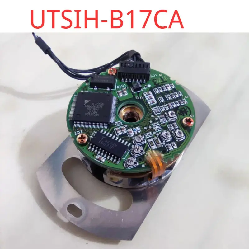 

Used servo motor encoder UTSIH-B17CA motor model SGMGH-30ACA61