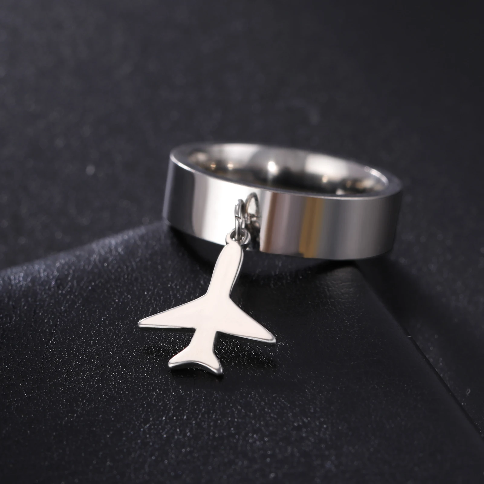Dreamtimes Aircraft Pendant Ring Stainless Steel Men's and Women's Fashion Jewelry Accessories Party Gift Wholesale