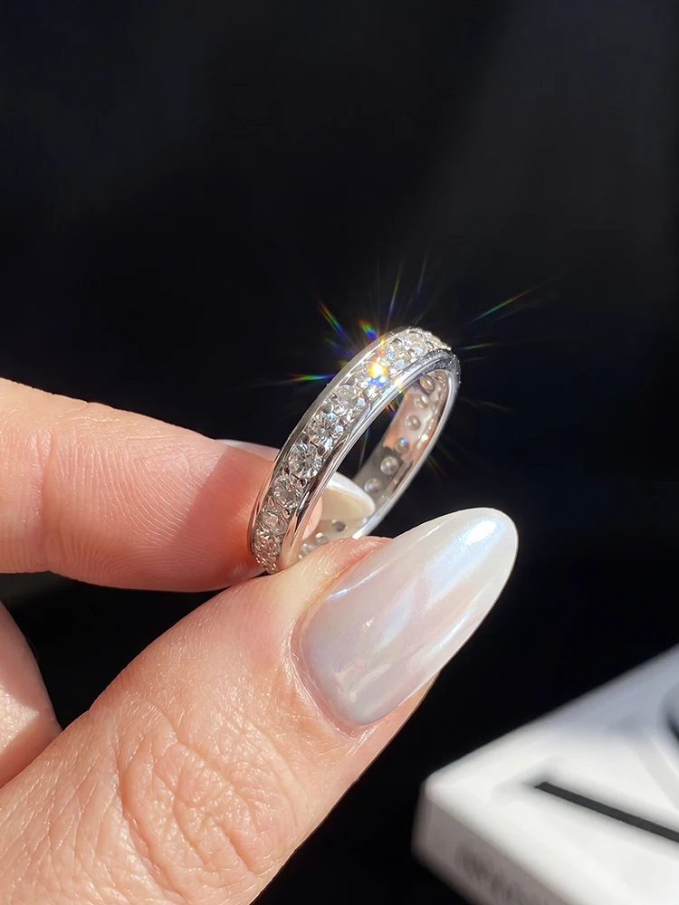 Luxuriöse Echte Runde Moissanit-Diamant-Eheringe für Frauen, Personalisierter Hochwertiger Schmuck für Jubiläen – Detail 3
