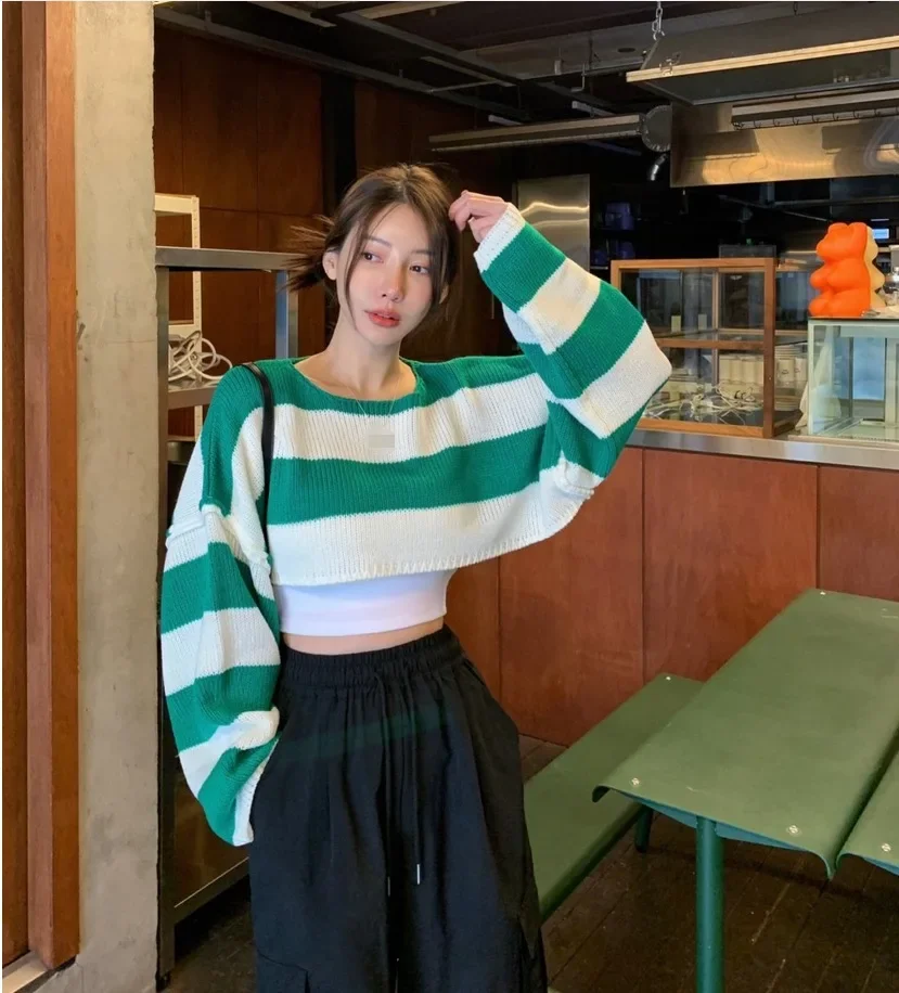 سترة قصيرة مخططة للنساء بأكمام طويلة بلوفر قصير مريح متماسك كبير الحجم للفتيات المراهقات ملابس الخريف والشتاء Y2K