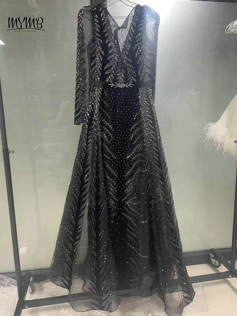 MYMB Muslimische Abendkleider in A-Linie mit langen Ärmeln für formelle Anlässe, luxuriöse arabische Hochzeitsgastkleider mit V-Ausschnitt und Perlen – Detail 10