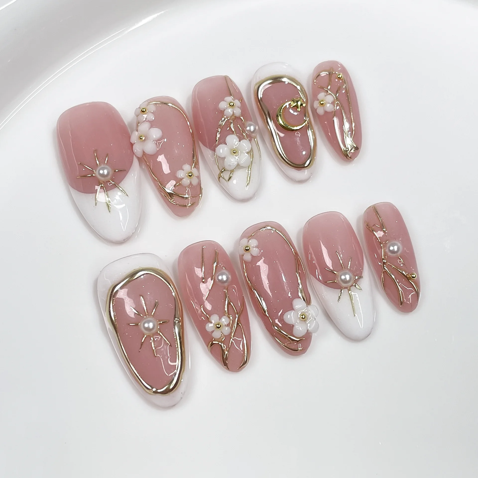 10Pcs Sweet Cool Pink Shiny Ocean Nail Art Golden 3D Shell Stick on Nails Gradient False Nails Handmade Wavy Fish Tail Nails Set