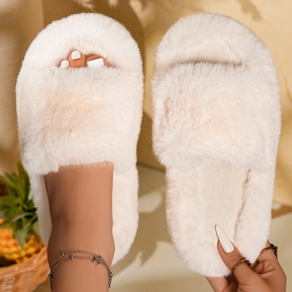 Designer Home Slides Women Furry Fur Plush Slippers Fluffy Luxury Slip on Platform Women Shoes Designer Women Cotton Slippers